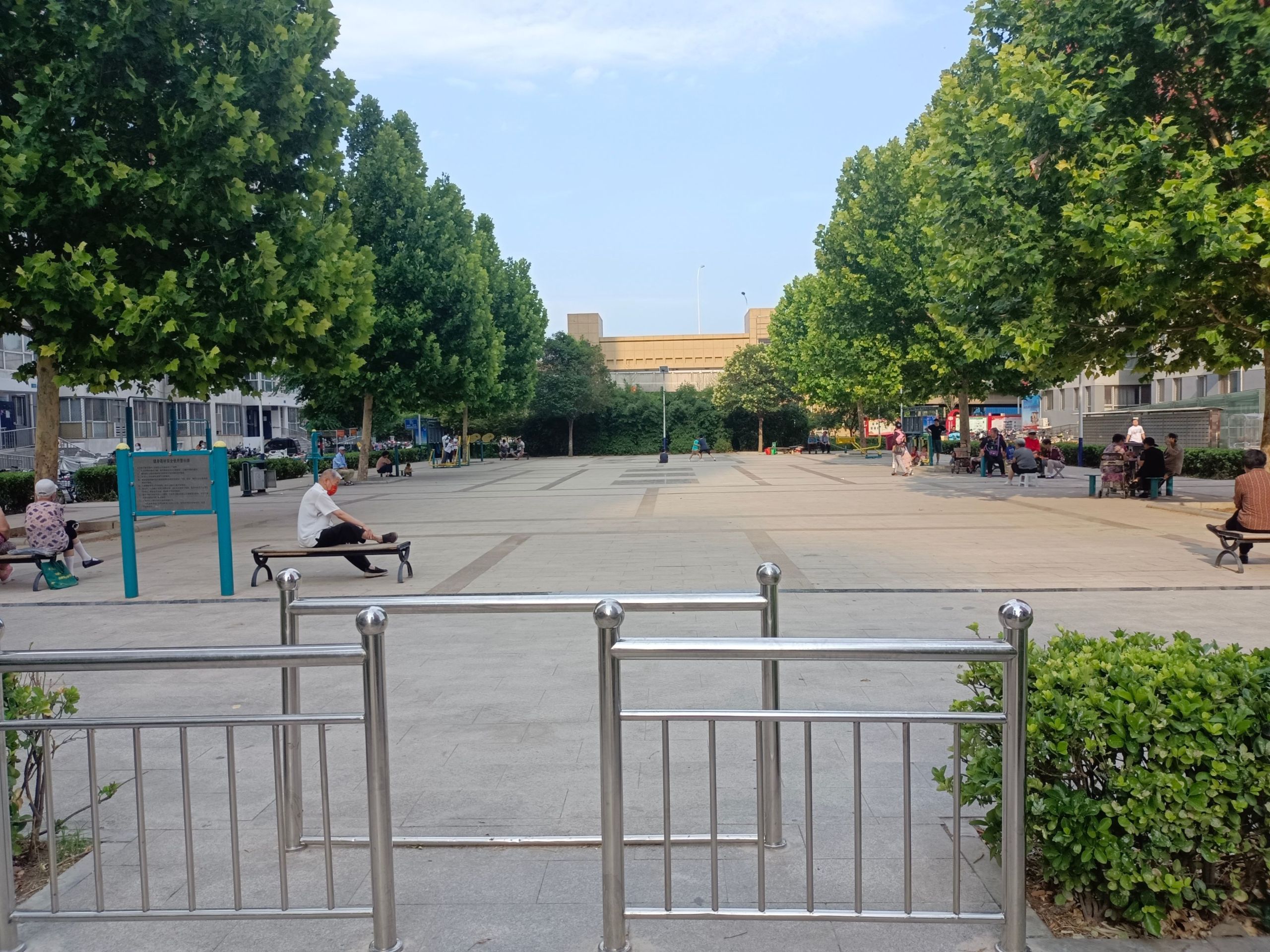 宫尹社区红河小区广场