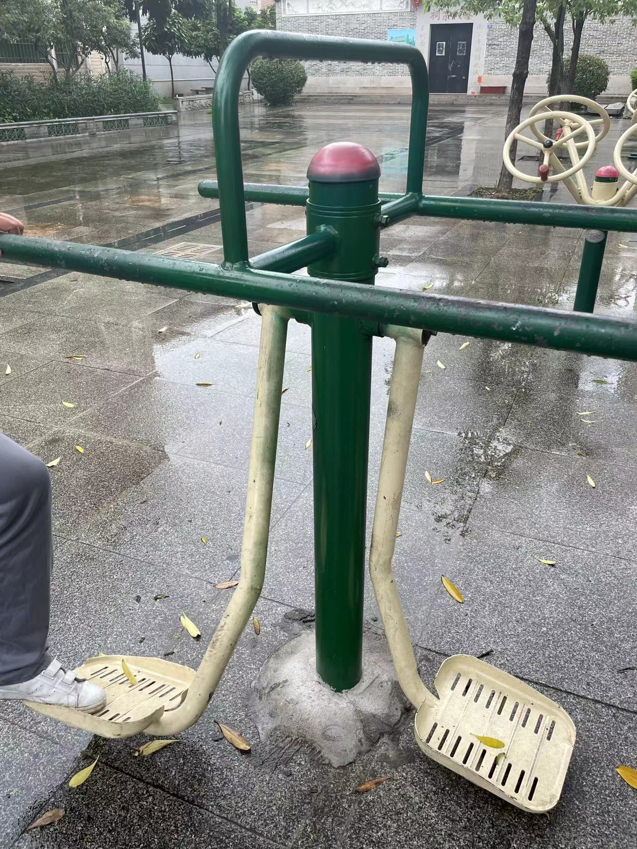黎家祠门前