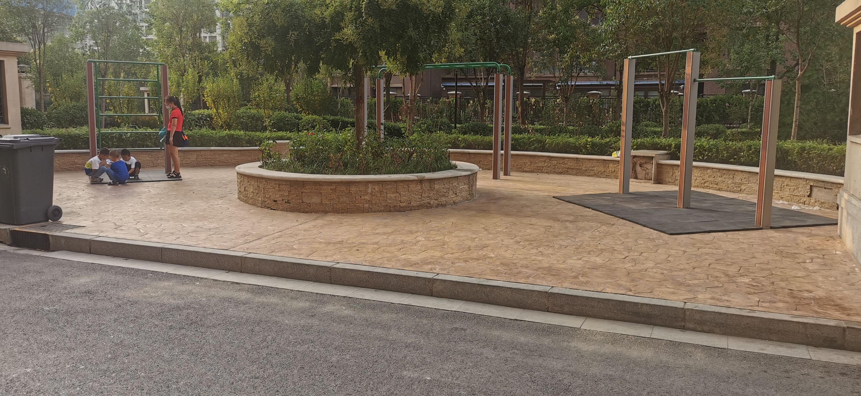 盛世御城四区5号楼北侧